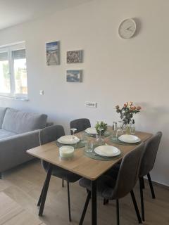 Apartments Mariner with heated pool - 8