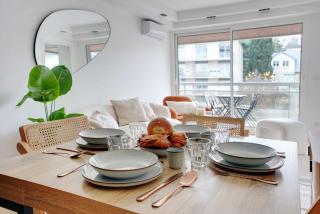 Charming Apt with AC & balcony - 4