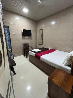 Hotel Golden Inn Takshila Andheri - 0