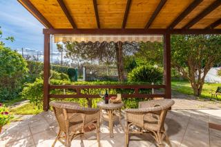 200m From the Sea, Villa with Garden, Pet Friendly - 0