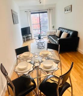 Stylish 2BR Apt - 4 Guests - Northern Quarter - 9