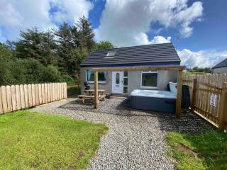 Forest View Cottage - Private Hot Tub - 3