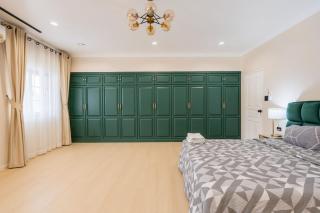 Millionaires Mansion- 5 BR Luxury Estate - 1