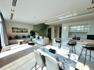 Stunning 2BR Villa in Danah Bay with Private Beach - 7