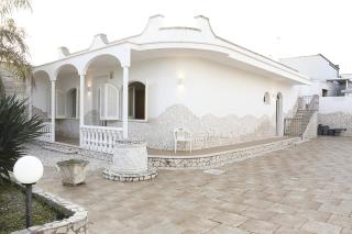 Villa Bianca Reale con immenso giardino - 9