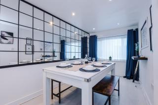 Salford 4 Bed House - Free parking - Sleeps 7 - 5