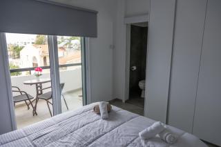Modern City Stay - Renovated Apartment near Finikoudes Beach - 1