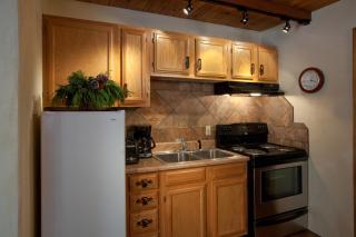 Cottam's Lodge by Alpine Village Suites - Taos Ski Valley - 1