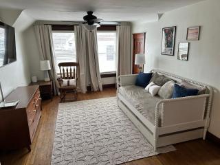 Mellow Yellow Hideaway - 9