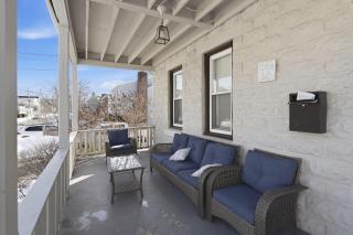 Pet Friendly - Parks & Trails - Pleasantville Home - 9