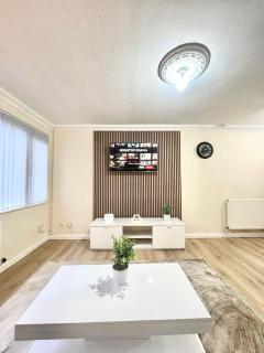 Glorious 4BR Home Family Group-Friendly HS2 NEC BHX - 7
