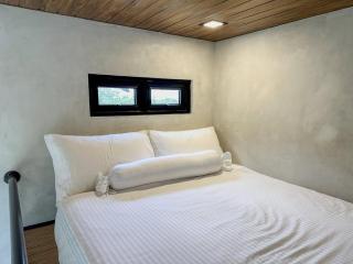 Luxury Tagaytay Staycation with Heated Pool - 25 Pax - Arcade - Near Tourist Spots - 7