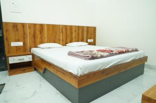 Hotel Shriram Nivas & Yatri Nivas - 2