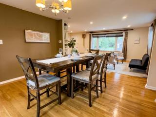 Grand Lakeview Retreat Near Town • Game Rm • 4BR - 7