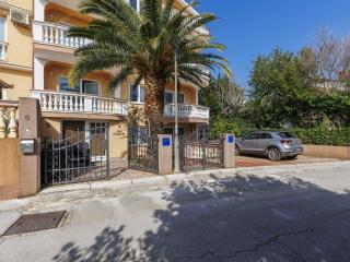 Apartment Villa Canaria studio by Interhome - 4