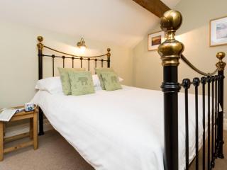 4 Bed in Chapel-en-le-Frith PK630 - 2