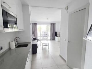 Stunning one bedroom Pueblo Evita. Sea views - 4