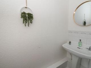 Holly Cottage - 1