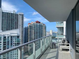 Studio in the heart of brickell with city views! - 1