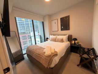 Stylish Downtown Miami Condo with Den by Bayside - 8