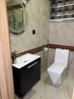 Modern 2BR with cinema room, pool, gym and balcony - 8