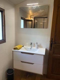 Chambre au calme dans maison avec vue - 1