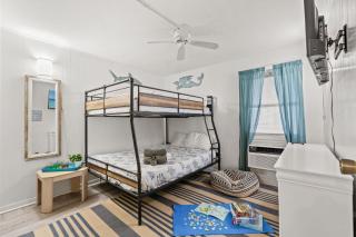 Lovely 2 bedroom condo with ocean view 304- 3rd Floor No Elevator - Myrtle Beach - 5