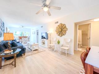 You can't get closer to the beach than this beachy 3 bedroom condo - 5