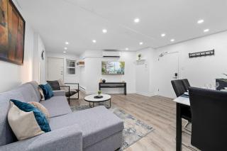 Cozy Condo Between Little Italy and Trinity Bellwoods - Casa Hotels College - Toronto - 5