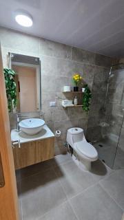 Modern Apartment Near Airport & Beach - 3