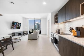 Elegant 51st-Floor Condo in Prime Miami Location - 2
