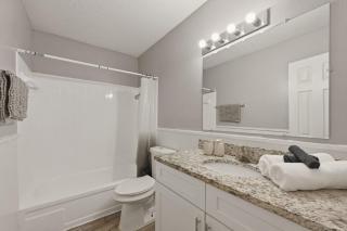 Cozy 1BR townhome perfect for relaxing stays - 8