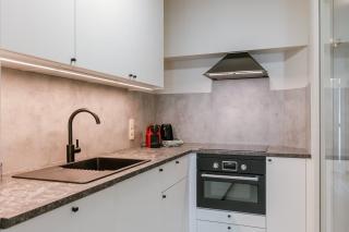Casiola - Bright & Stylish Apartment with Balcony - 7