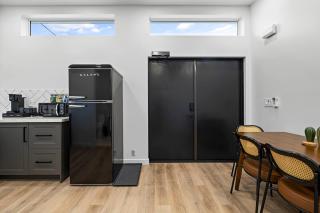 Guest house w/2BR 2bath by DTLA East Los Angeles - 4