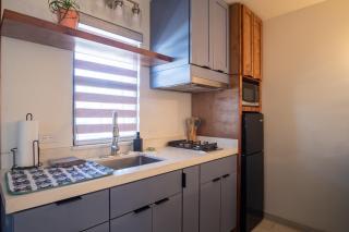 New Downtown Apt for 2, 5 min to the Beach and DT, WIFi and AC - 5