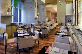 Urban Chic 1BR - Dubai Mall Access, Pool & Parking - 4