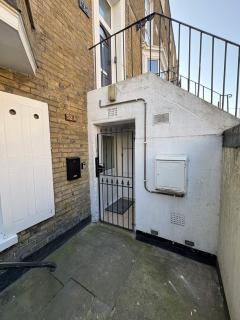 Central Margate Cinema Retreat With Spacious Garden - 1