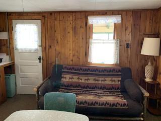 Gresham Shores - Dancin' Bobber - PET FRIENDLY - 1