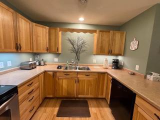 Minocqua Lake Condo B7- 2 Story Rustic Town Home - 8