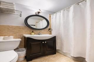 Plush & Spacious 2-Bedroom in NYC - 8