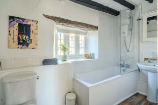 Period Charm in the heart of the Cotswold's - 1