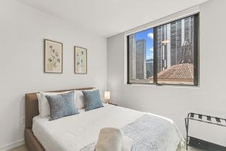 Sleek Urban Stay at 501 First Miami - 9