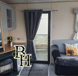 Bee Happy Caravan - 6