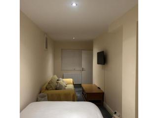 Ground Floor Ensuite Double Room - 5