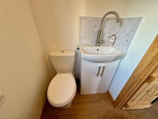 Per Ardua Shepherds Hut - 2