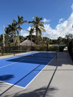 Modern 2BR Casita, Private Jacuzzi Near Beach, Pickleball, basketball - 7