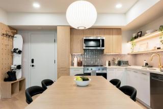 The Bergen Luxury 3 BR 3BA Sleeps 10 Hot Tub and Pool - 9