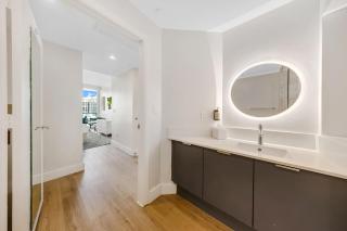Luxury King Suite, Heart of Coconut Grove - 2