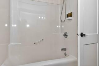 2 BR Suite YYC Airport Downtown 4324 DN - 5