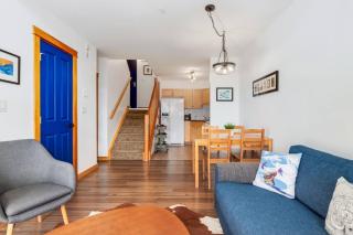 Cozy Haven with Stunning Mountain View in Canmore - 3